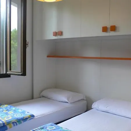 Holiday Homes Di Caorle 25718 *